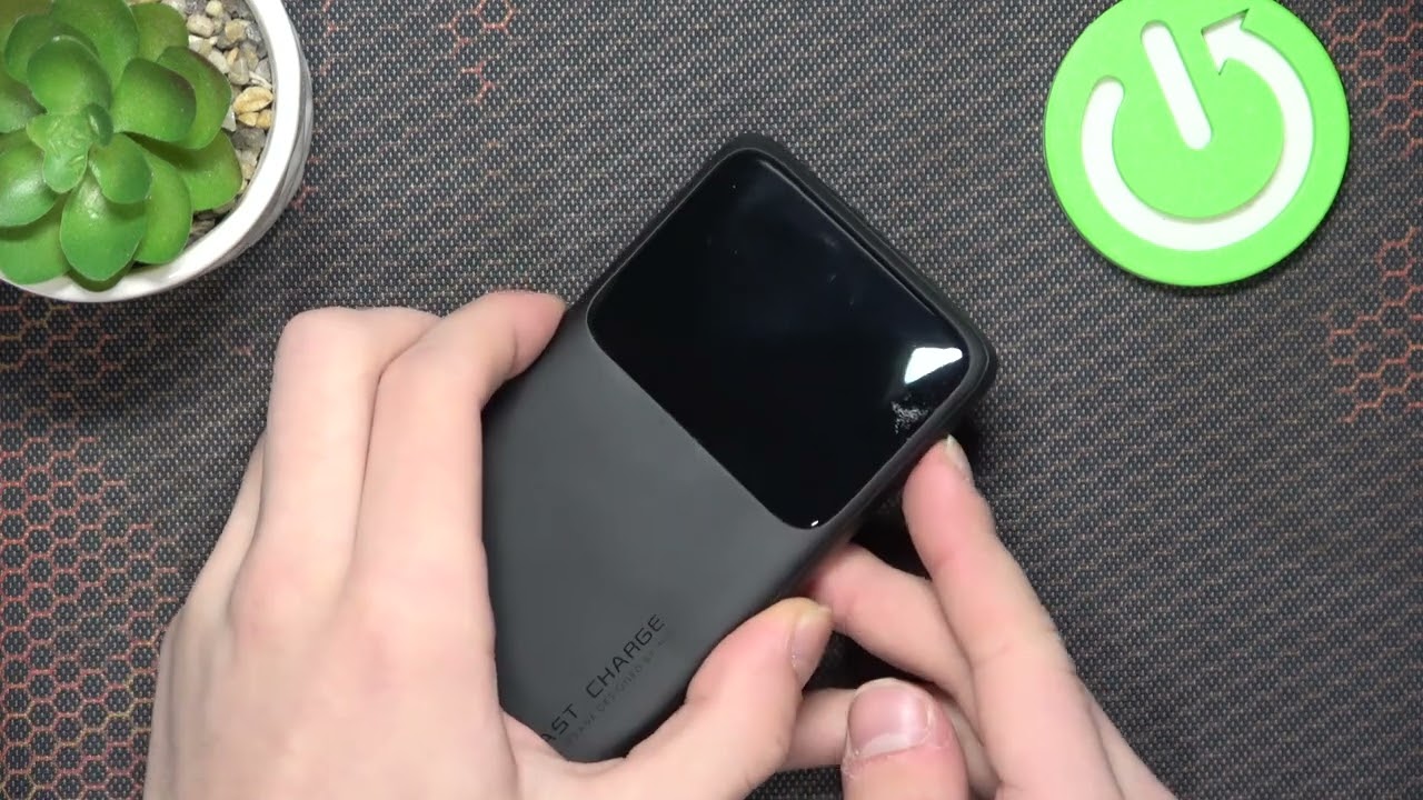 How to Turn On/Off Flashlight on INIU Bi-B6