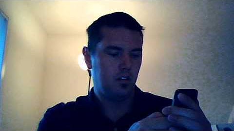 How to add and remove email accounts from HTC Thunderbolt