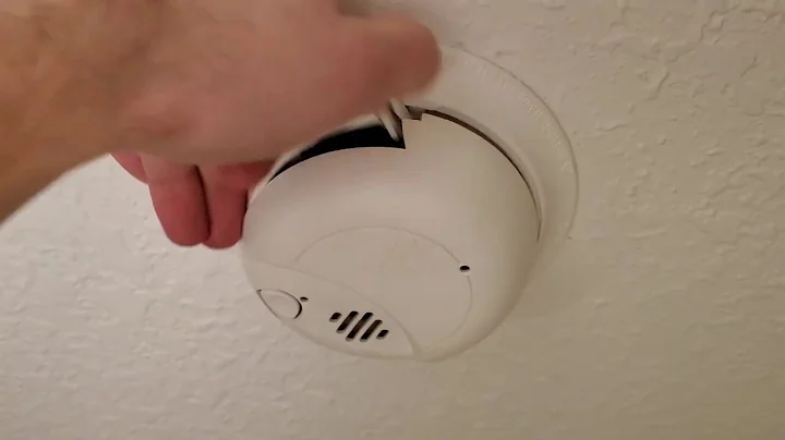 First Alert BRK Smoke & Fire Detector - How To Change 9 Volt Backup Battery (Positive & Negative)