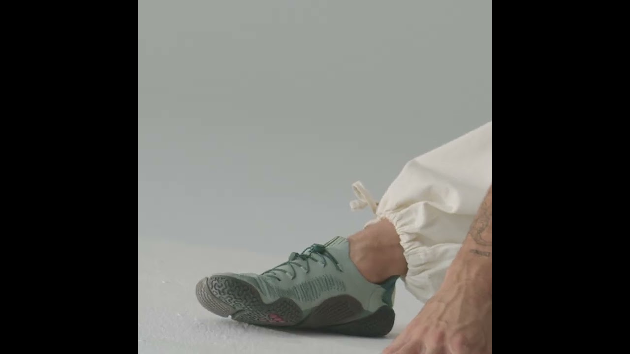 Preview of Vivobarefoot Motus Flex Natural Video