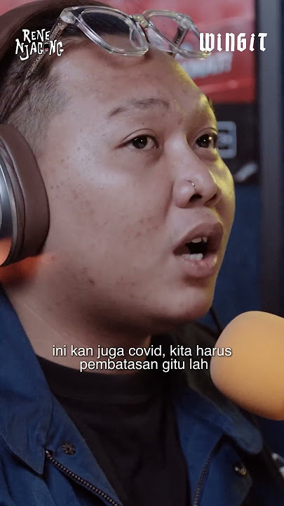 SUARA ORANG TUA KETAWA DI BELAKANG PINTU