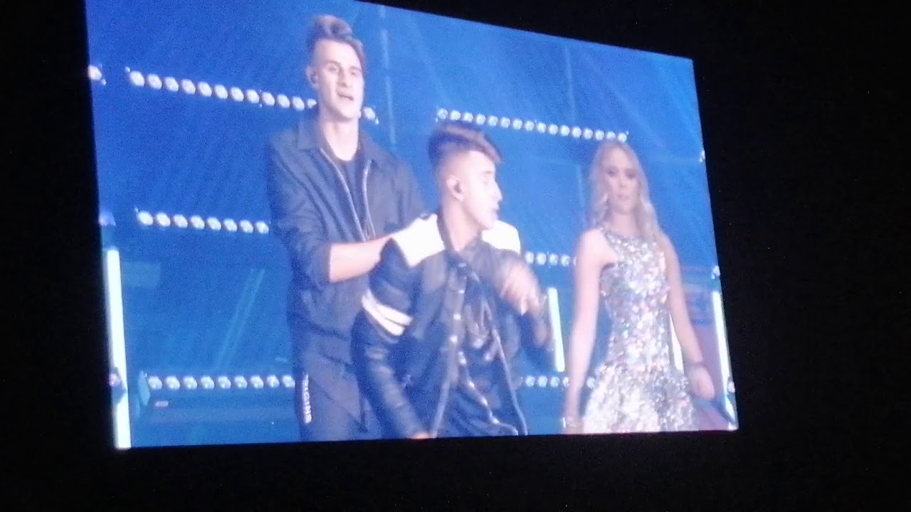 Lemongrass & Adexe y Nau, Andas en mi cabeza - Neón Tour Auditorio Nacional