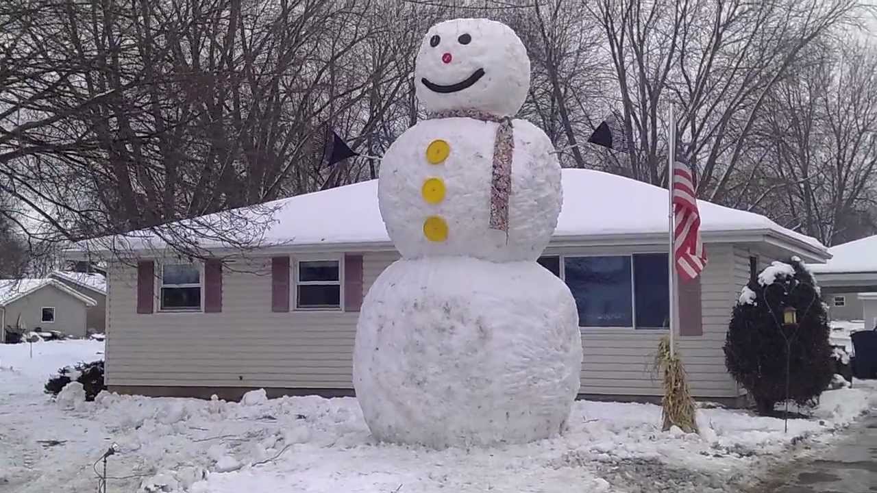 giant snowman in omro wisconsin youtube template of a snowman