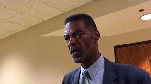 Flint Councilman Eric Mays talks about pawning cit...