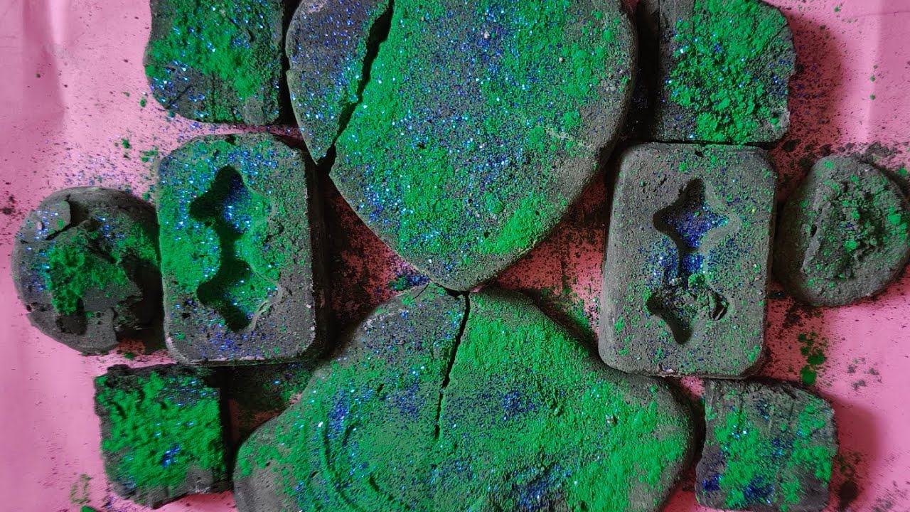 Black & green sparkle crumbles #satisfying ASMR 💚🖤🖤