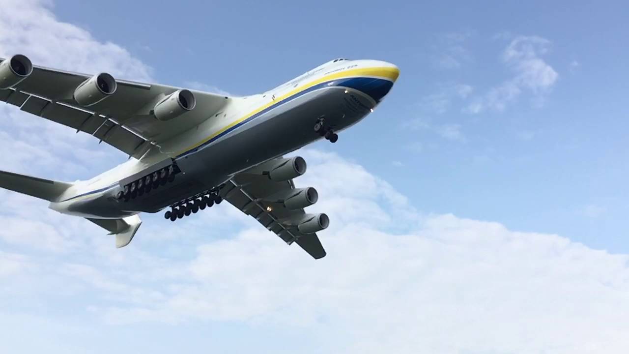 Antonov AN-225 Mriya UR-82060 ADB3610 approaching KLIA (slo-mo)