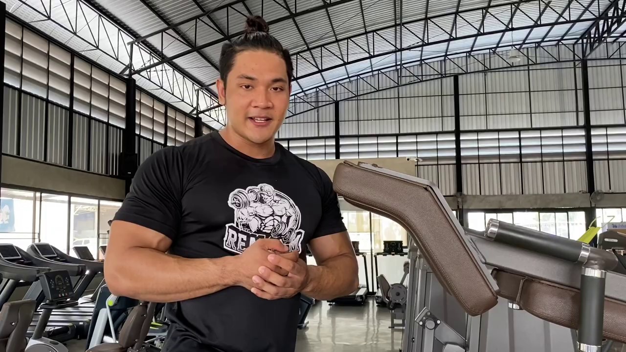 สร้างกล้ามขา ด้วย Vertical Hack Squat กับ โค้ช ออโต้ / How To Do Hack ...