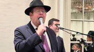 Details Sruly Hollander Performs מכניסי רחמים at a Wedding in Lakewood News