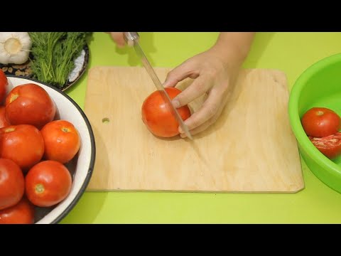 Video: Asl Tuzlamada Tez Ozgina Tuzlangan Pomidor