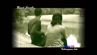 Luka Yang Terindah biscuit Band