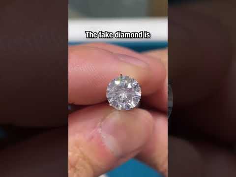 Video: Tiskří se duhou skutečný diamant?