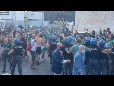 جماهير الرجاء البيضاوي في مدينه روما الايطاليه قبل وأثناء وبعد اللقاء