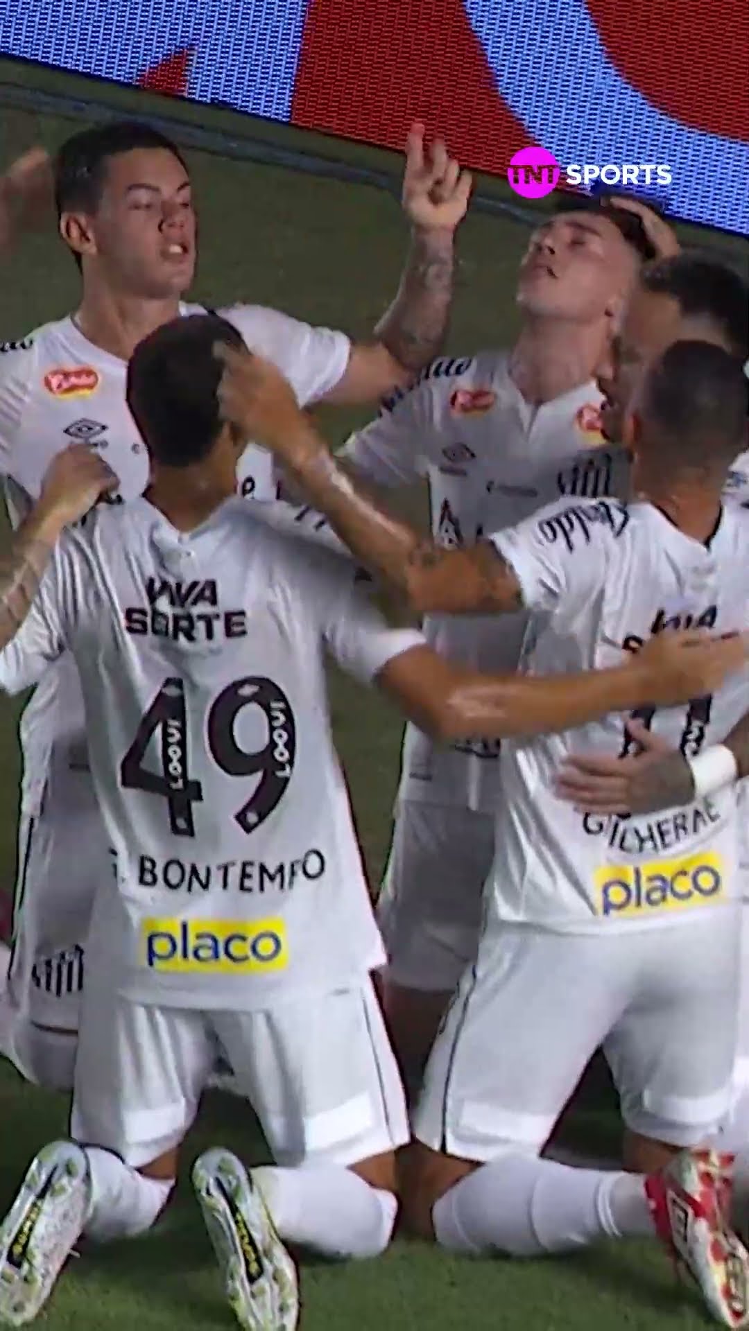 NEYMAR MARCA SEU 1º GOL NA VOLTA AO SANTOS! BOLA PRA UM LADO E GOLEIRO PRO OUTRO #shorts