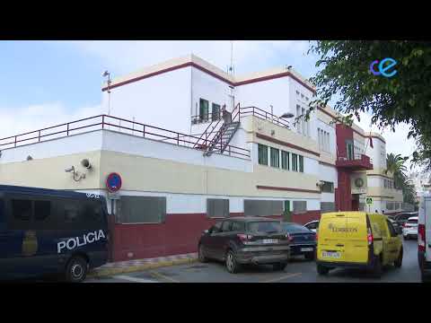 La policía detiene a un hombre por estafa en la contratación de seguros de vehículos