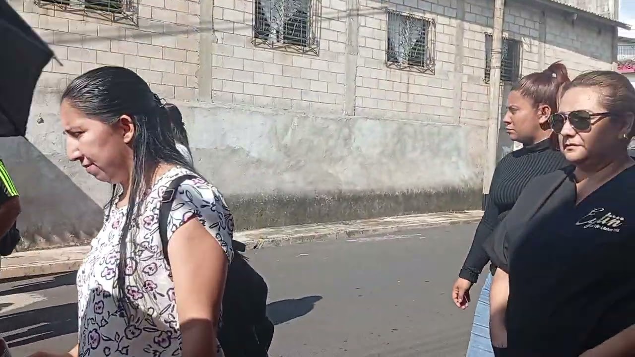 despidiendo a  quien en bidafue Emilia Rodríguez 