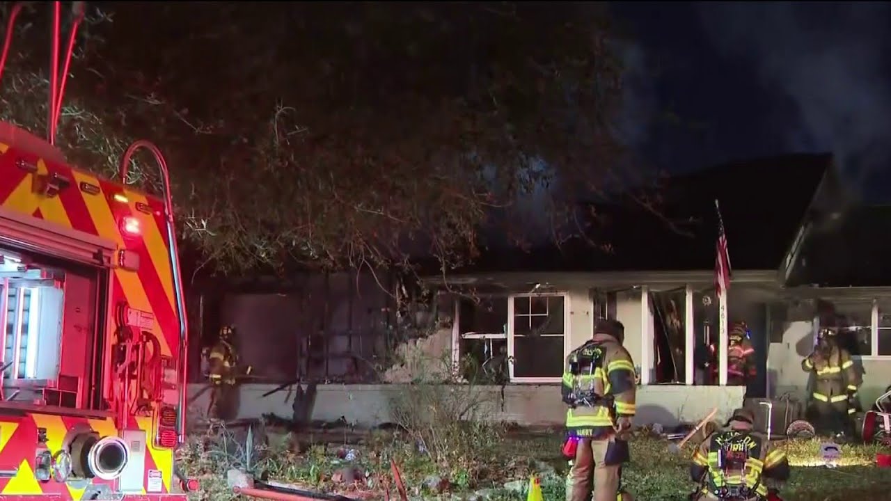 Man, family dog victims in deadly house fire in southwest Houston ...