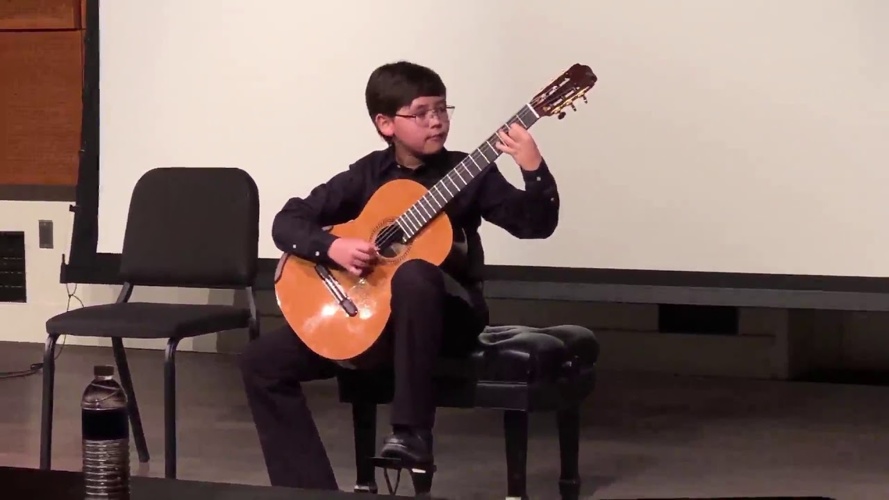 Fifth Grader plays Classical Guitar Brouwer Etudes 1&6 - Jason Kasnicki