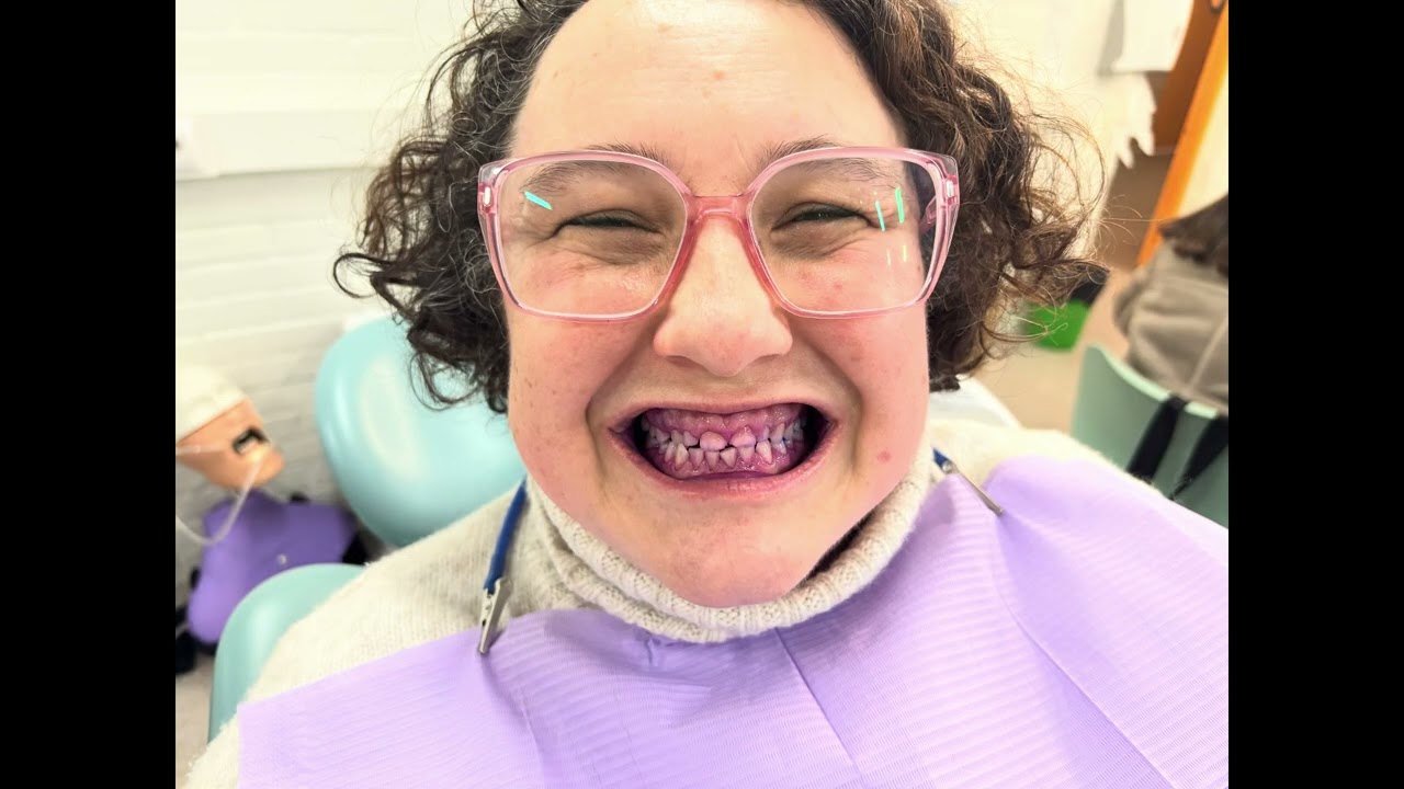 AEA3  Identifica actituds i estats emocionals bàsics de la psicologia general  Marwa, Christian i E