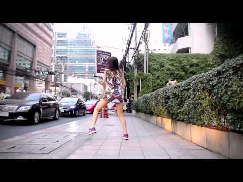 4MINUTE- Dance Cover By hot girl on street