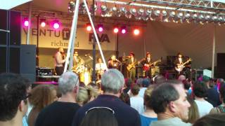 Sharon Jones She Ain&#39;t a Child No More / I Learned the Hard Way Friday Cheers Richmond VA 5