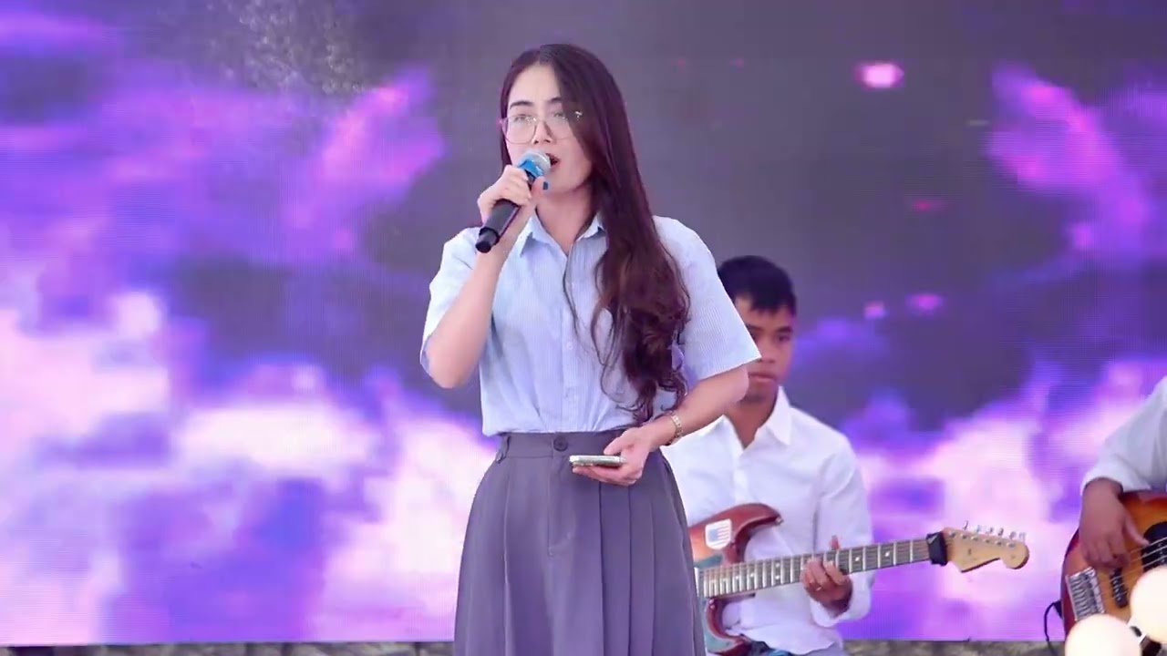 Dâng Lên Chúa lời ngợi ca - H Rôza Niê