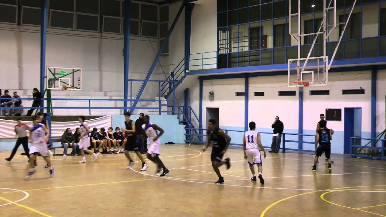 Manu Valdivia en partido junior  Estudiantes   Casvi 2011 12 18