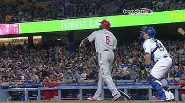 Howard blasts a two-run shot to right-center