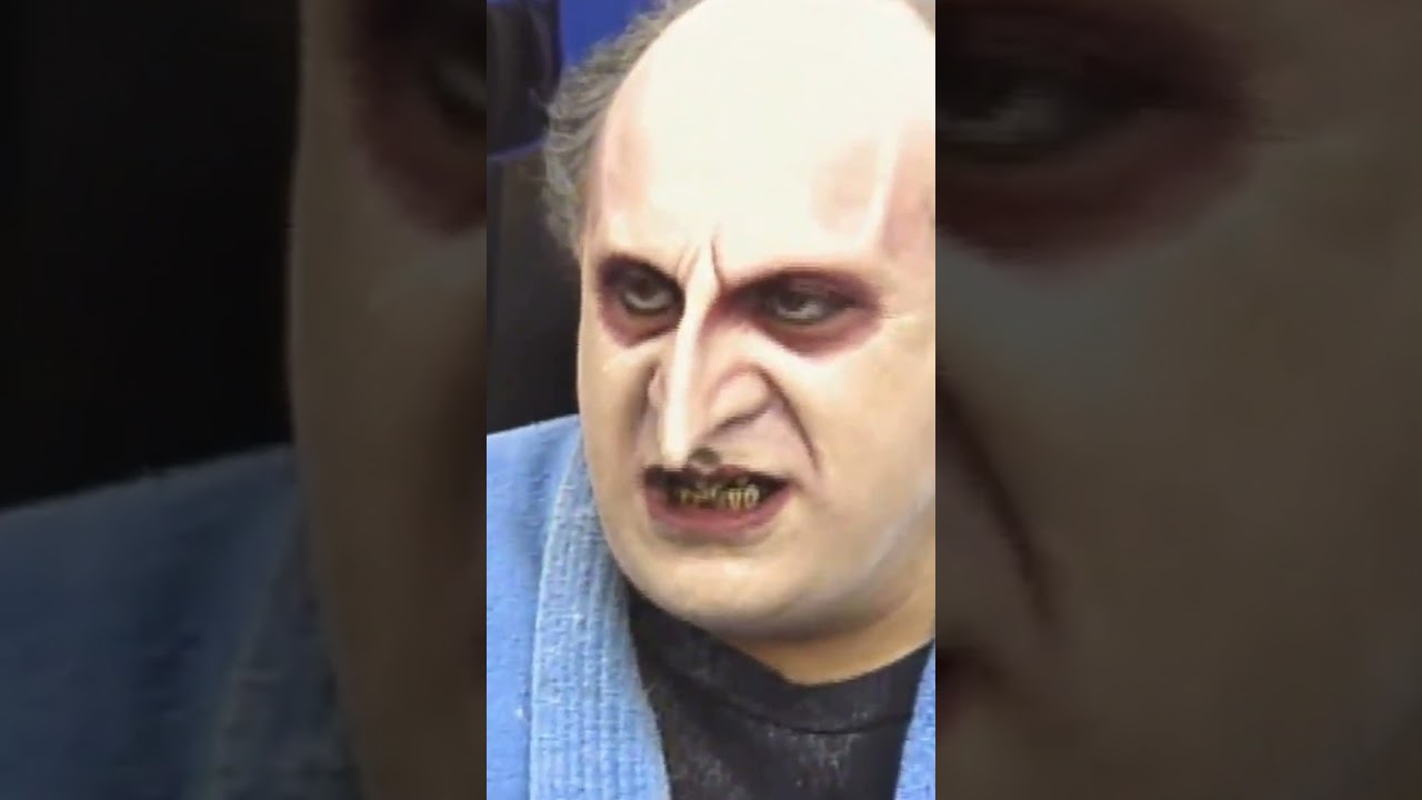 Дэнни ДеВито в роли Пингвина