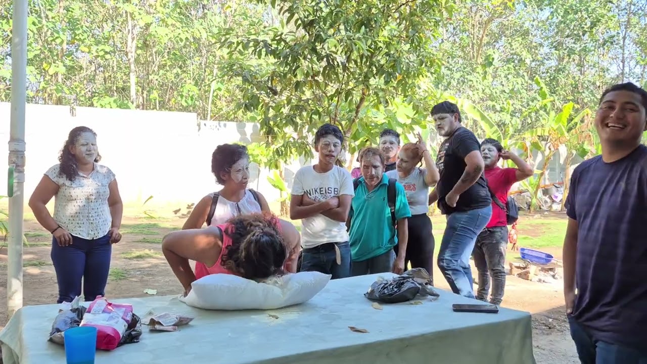 El.publico se burla del grupo por que no saben sumar