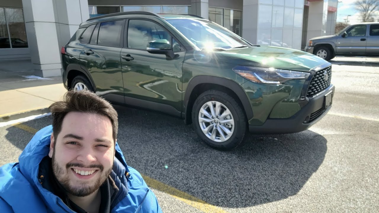 2024 Toyota Corolla Cross LE in Cypress Green - YouTube