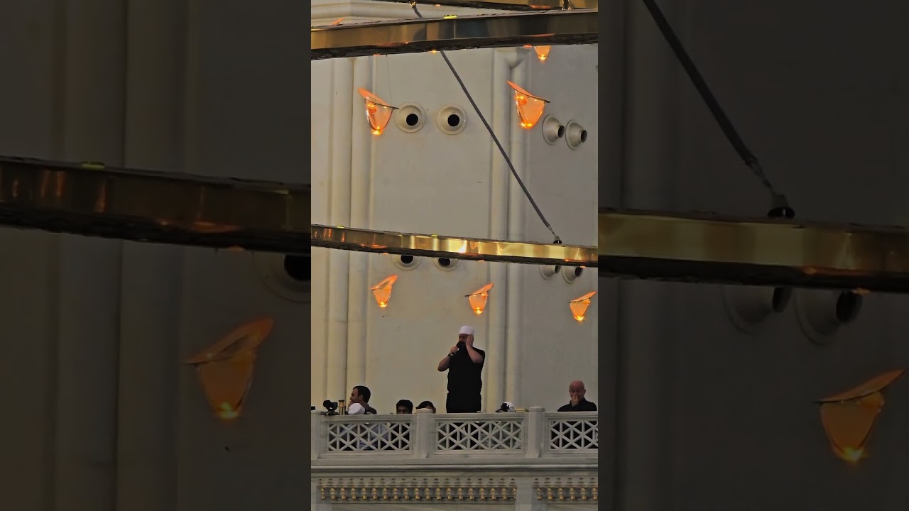  آذان الجمعة في جامع تشامليجا الكبير في إسطنبول 