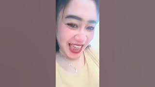 Auntie's smells really good.. I want some, auntie.