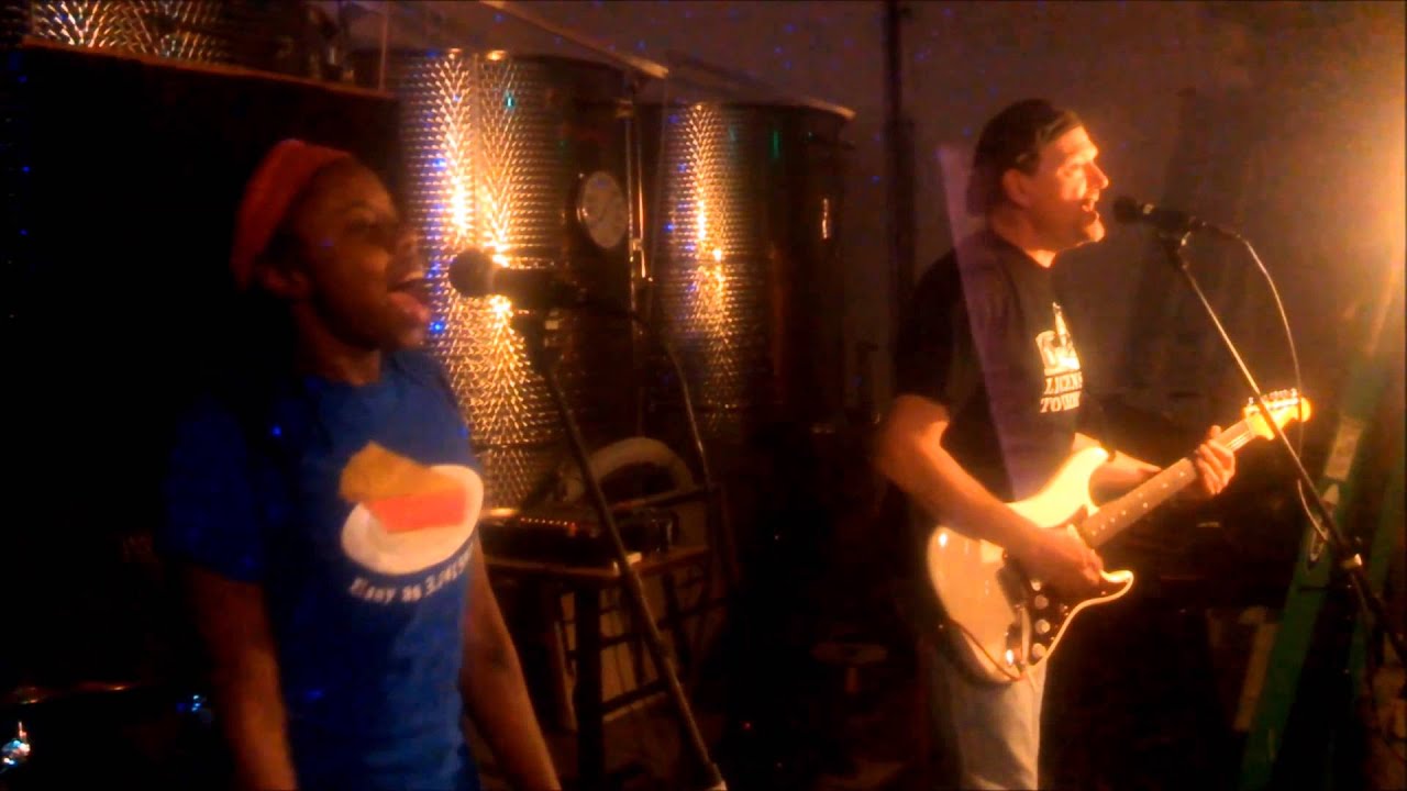 Robin Barrett & Coyote Kings jamming with Tiphony Dames and Temptations   TOC 01/31/15