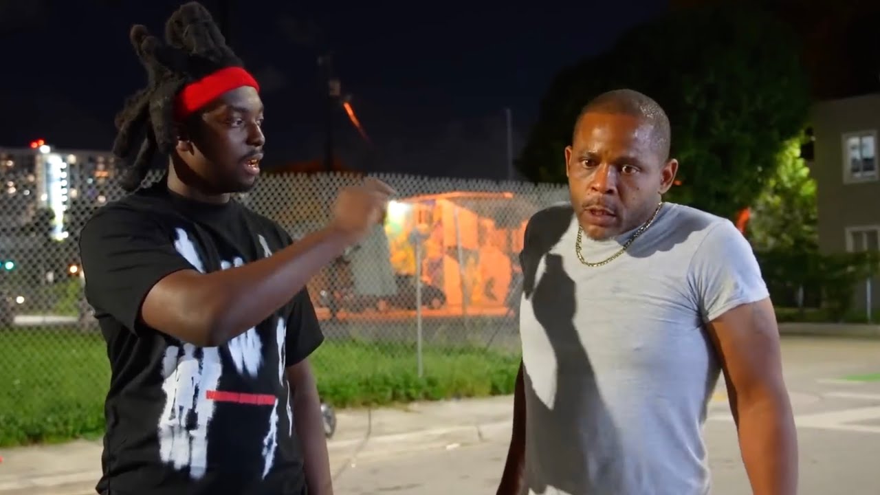 Платим незнакомцам в окопах за то, чтобы они съели самые горячие в мире мармеладные мишки! | Майами