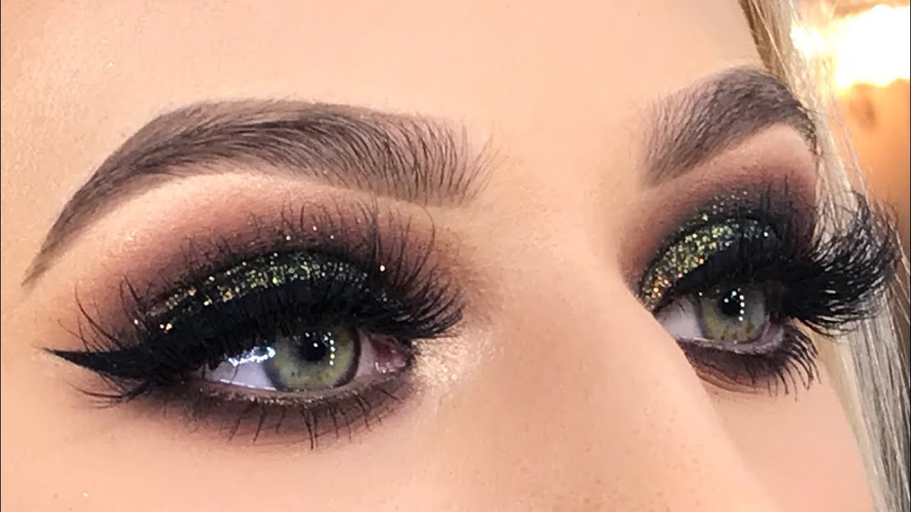 Maquiando Cliente | Make com Glitter