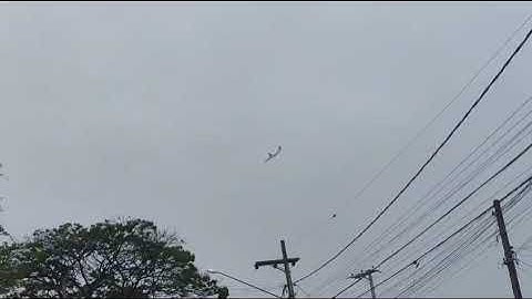 URGENTE! Avião de Passageiros cai em Vinhedo, interior de SP - Jovem Pan Prudente