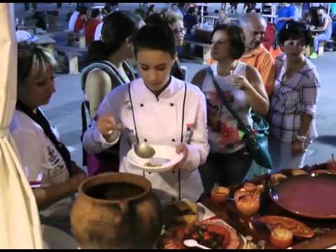 Video: Posna Jela: Salata Sa Grožđem, Salata 