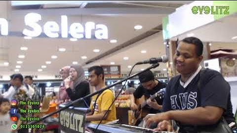 Police Entry (Elizabeth Tan) Live Busking Cover by The Eyelitz..