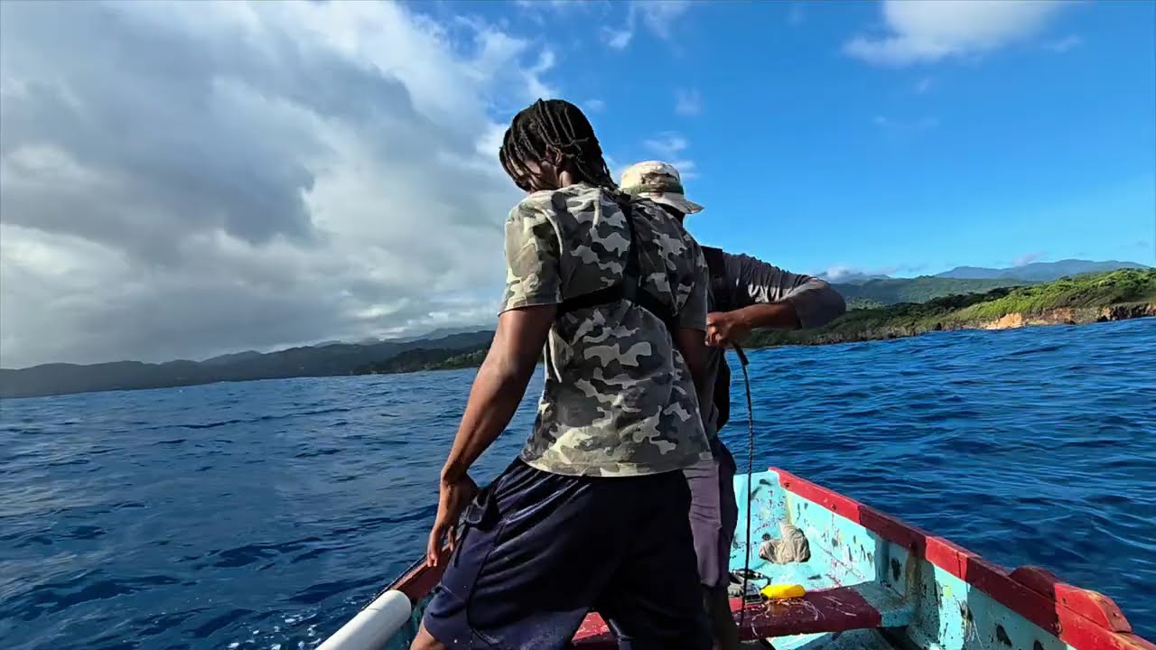 Fish Pot Fishing Setting Baiting and Harvesting Like a Pro