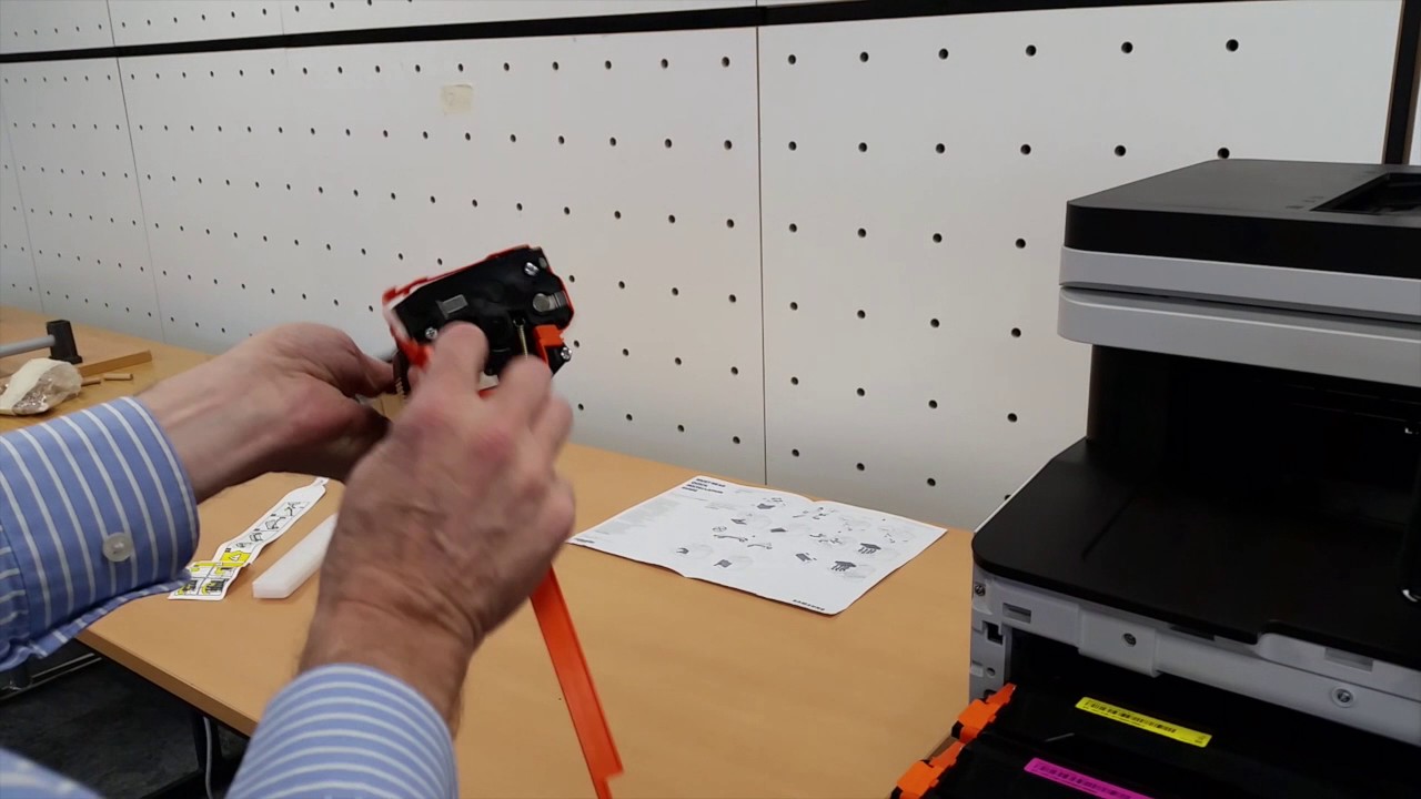 Samsung SL-C4060 - Installing Initial Toner