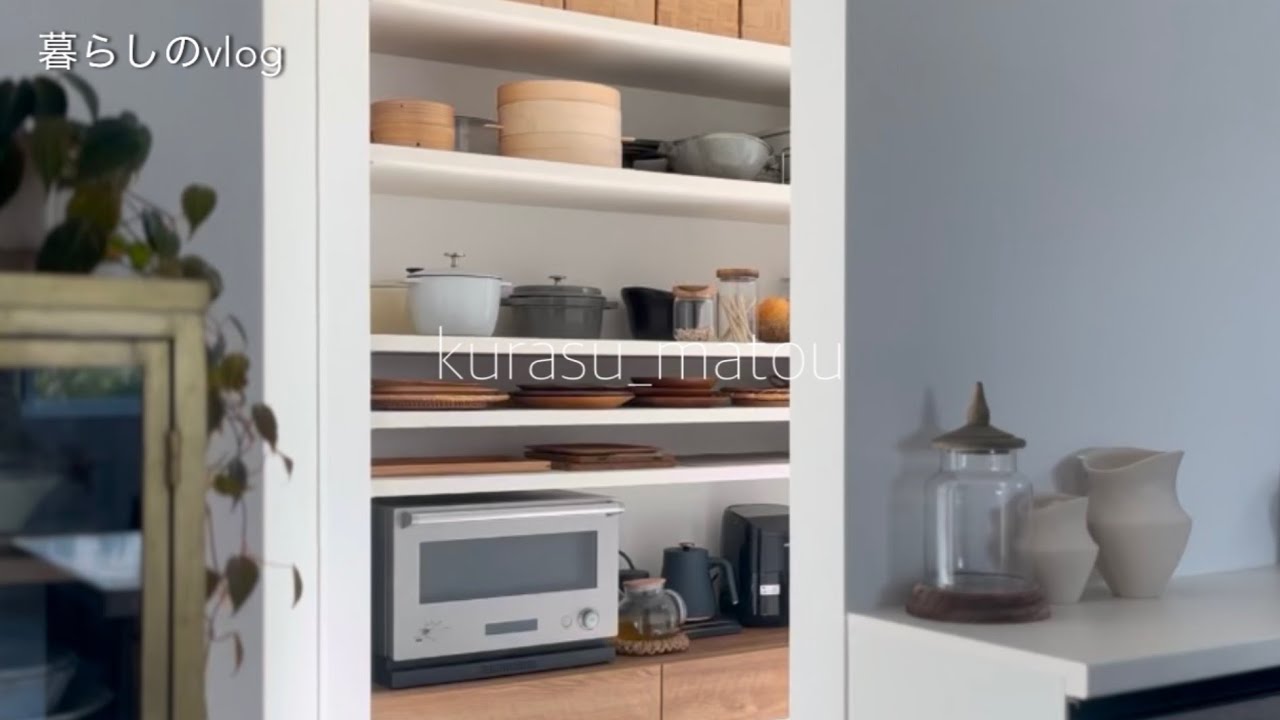 【キッチン収納】デッドスペースを減らして収納力をアップする/万能すぎる！セリアのブックスタンド