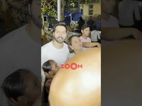 Varun Dhawan instructs his bodyguard and team while he poses with fans #shorts #varundhawan