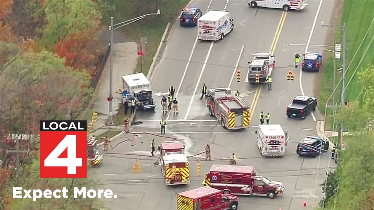 Suspect steals ambulance with patient, paramedic inside in Oakland ...