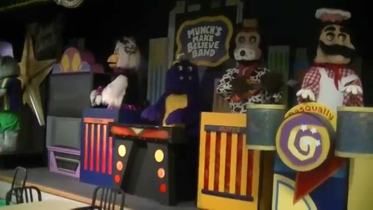 Chuck E Live! Chuck E Says + countdown West Hills,CA