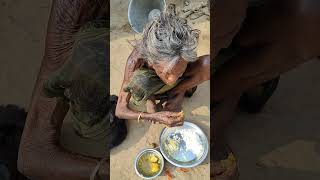 rural poor widow grandma eating pork curry||the traditional life||village life india