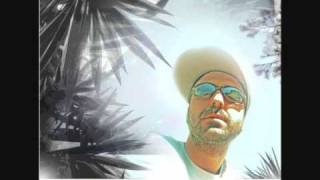 Zergiote Feat. Marziah - Ni Entre Un Millón.