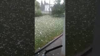 ARGENTINA - A forte tempestade de granizo caiu em Ambrosetti, Santa Fé