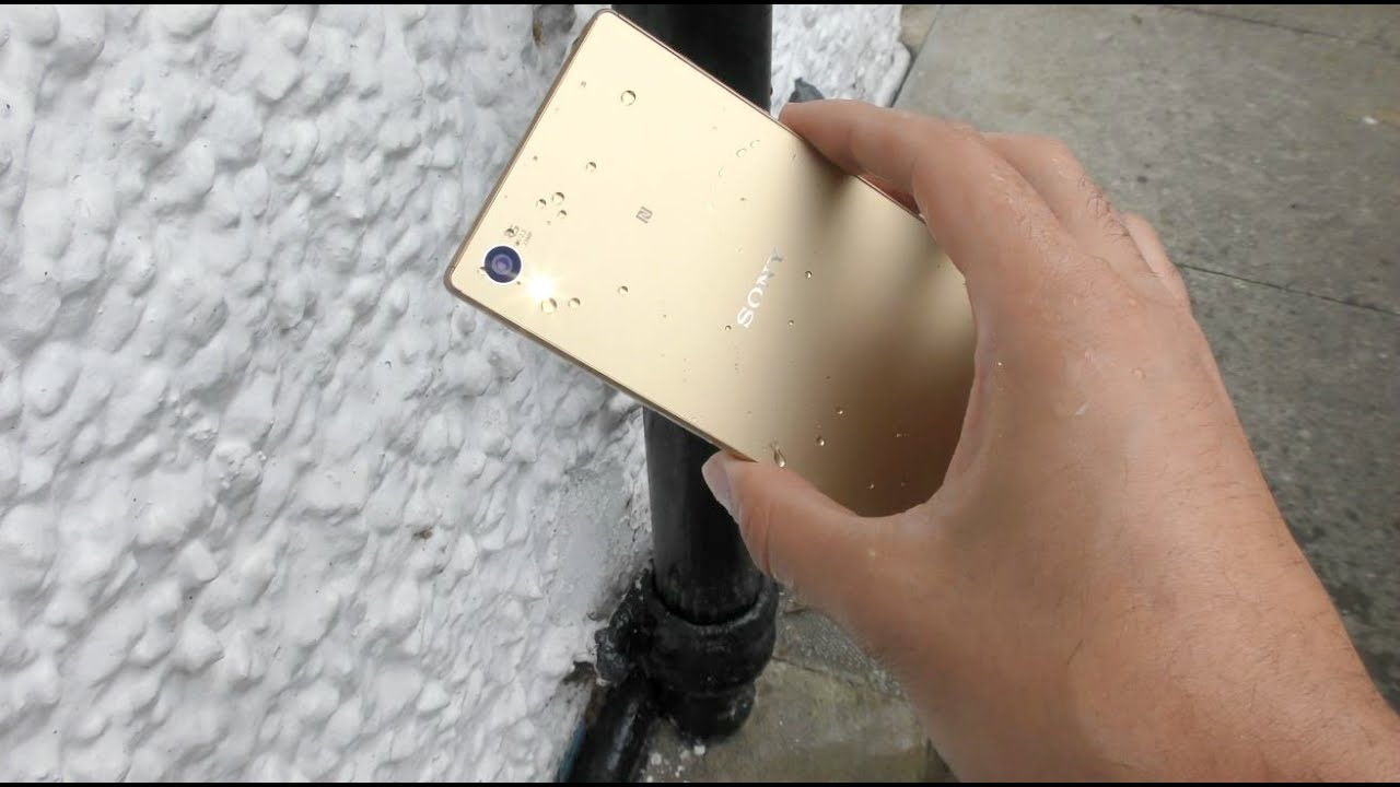 Sony Xperia Z5 - Water Test - YouTube