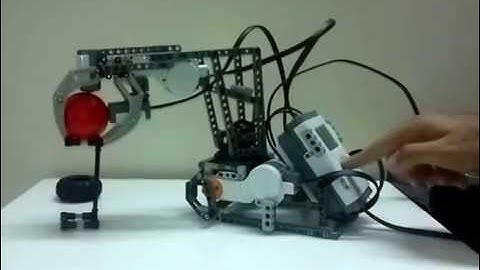 Lego Mindstorms NXT 2.0 - Robot arm with three degree of freedom