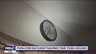 Daylight saving time ends with clock change